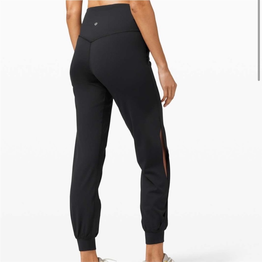 NWOT Lululemon Women’s Align Jogger Cool Vent Size 6